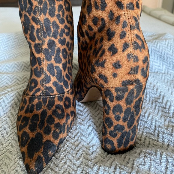 Animal print Jessica Simpson Strech booties - Picture 1 of 7